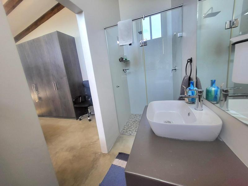 6 Bedroom Property for Sale in Sunset Estate Western Cape